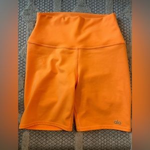 Alo biker shorts XS